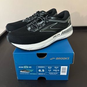 Brooks Ariel GTS 23 - 6.5 - NWT